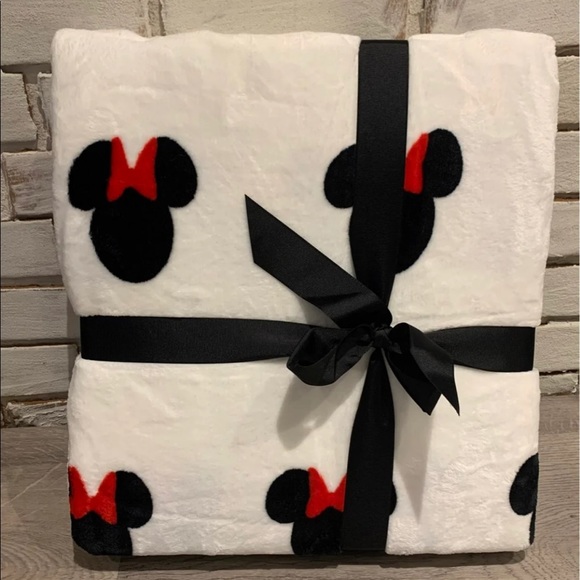 Other - Disney Minnie Plush blanket